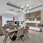 Star * Makarska