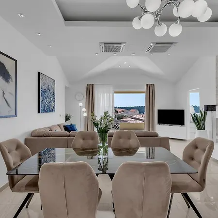 Star Apartment
