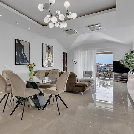 Star Makarska