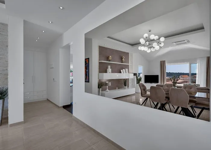 Star Makarska